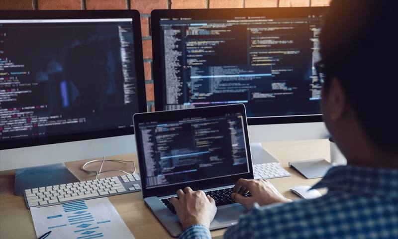 数据科学选型：R与Python如何赋能绥滨县网站建设？